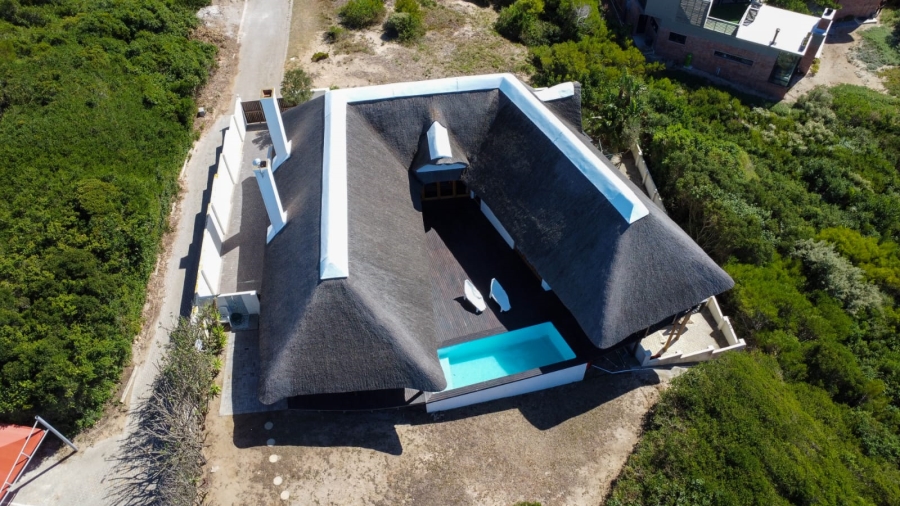 4 Bedroom Property for Sale in Paradise Beach Eastern Cape